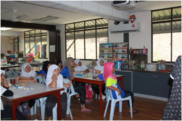 Student’s arts training session.